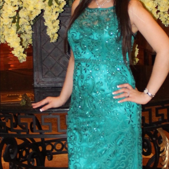 Camille la vie Emerald Evening Dress - Picture 2 of 7